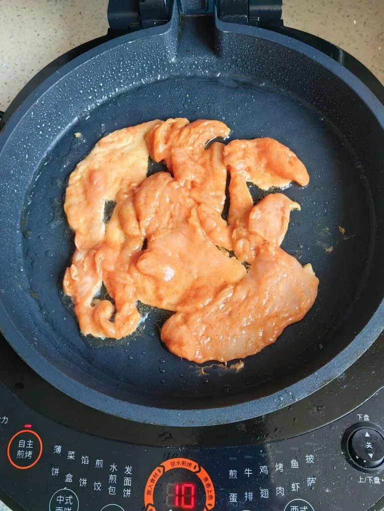Easy Low-Fat Breakfast: Lettuce Wrapped Chicken Breast