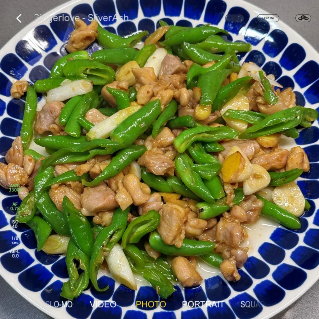 Stir-fried Chicken Dices with Green Peppers