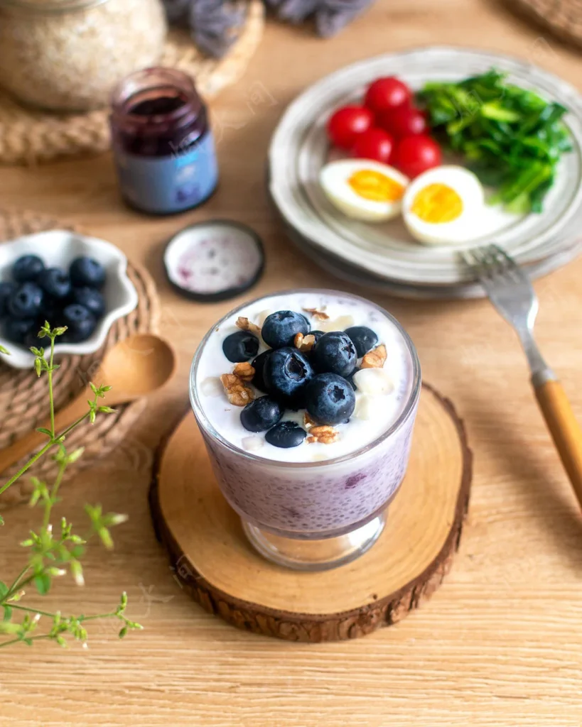 Blueberry Chia Seed Overnight Oats | Lazy Slimming Breakfast