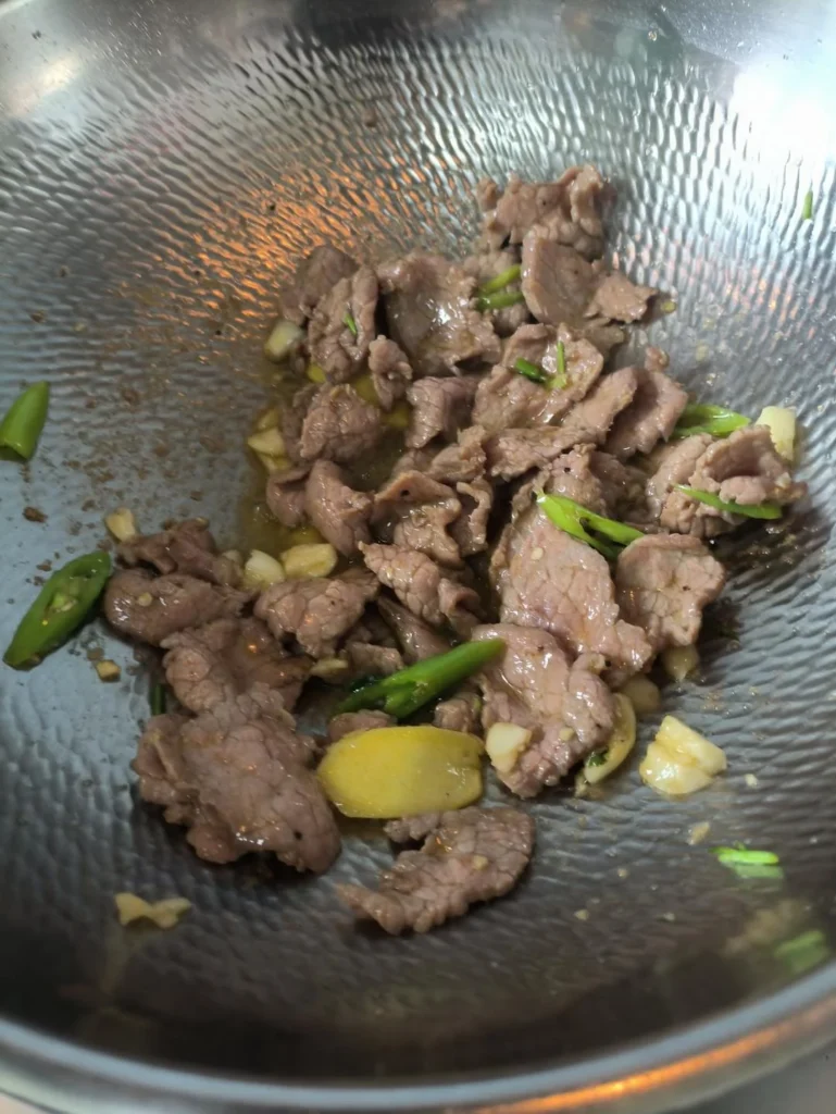 Simple Onion Beef Stir-fry