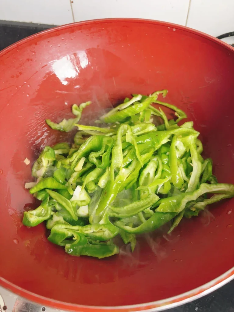 Stir-fried Pork with Chili Peppers