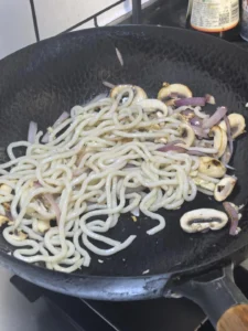 Quick Stir-Fried Beef Udon Noodles