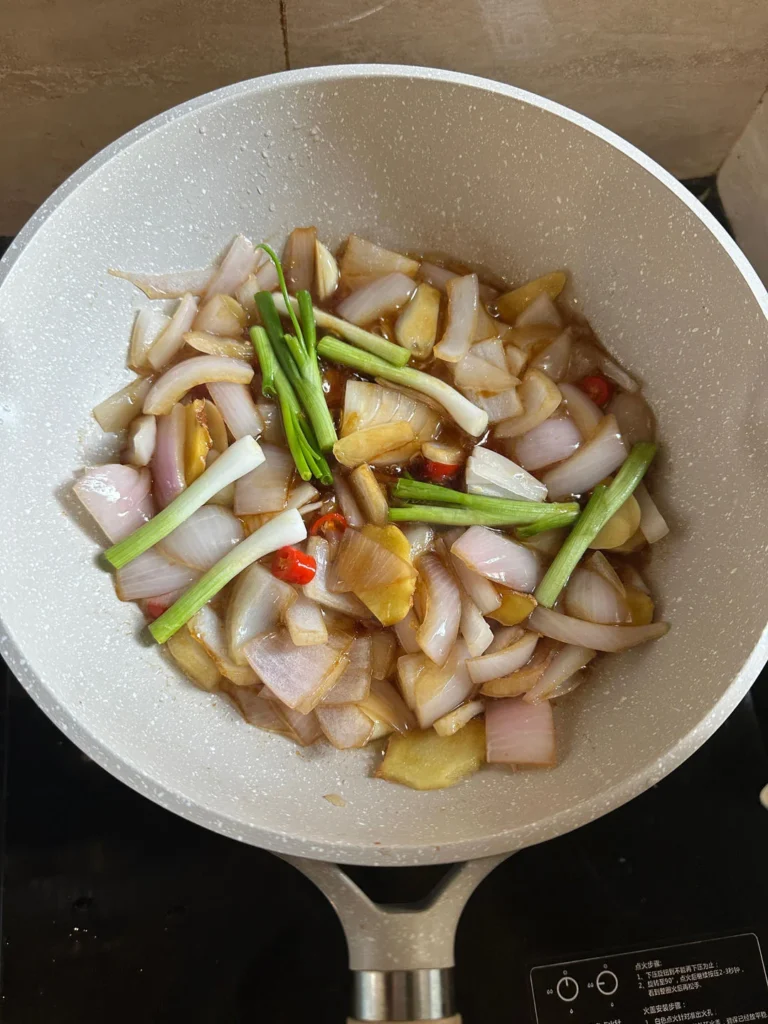 Stir-fried Squid with Onion Soy Sauce