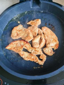 Easy Low-Fat Breakfast: Lettuce Wrapped Chicken Breast