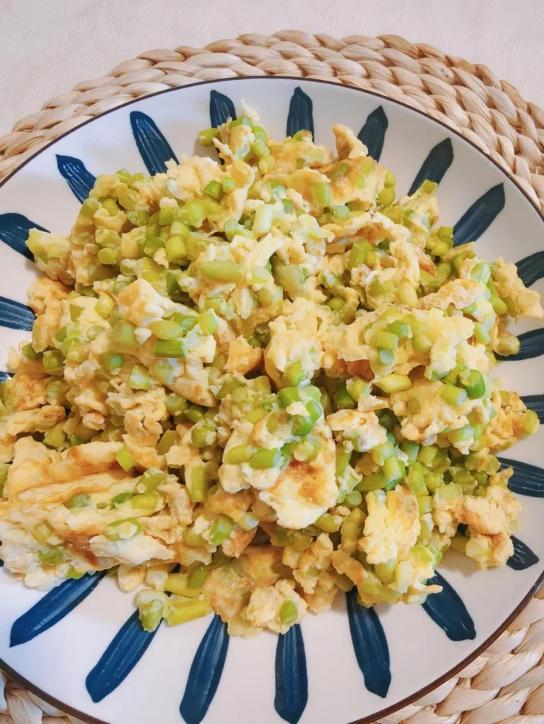 Stir-fried Eggs with Garlic Chives — Quick & Flavorful Home Cooking