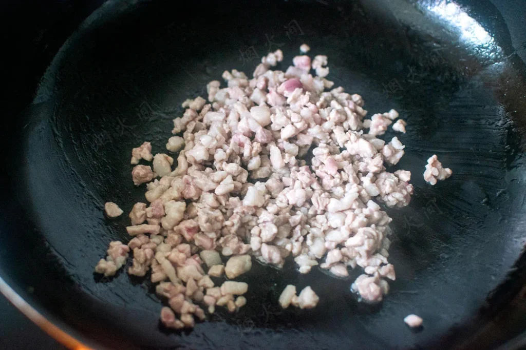 Stir-Fried Zucchini with Egg and Minced Pork