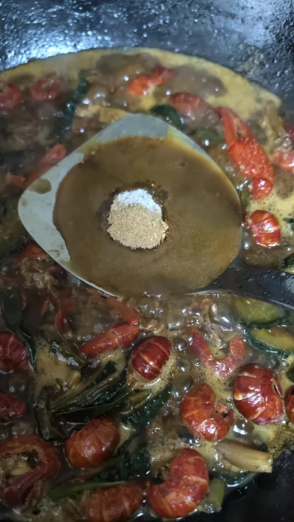 Homestyle Crayfish with Thirteen Spices — Mild, Savory & Salty, Perfect for Summer Parties