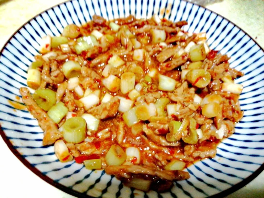 Authentic Chongqing Yu Xiang Rou Si (Fish-Fragrant Shredded Pork) — Incredibly Satisfying! (Detailed Beginner-Friendly Tutorial)