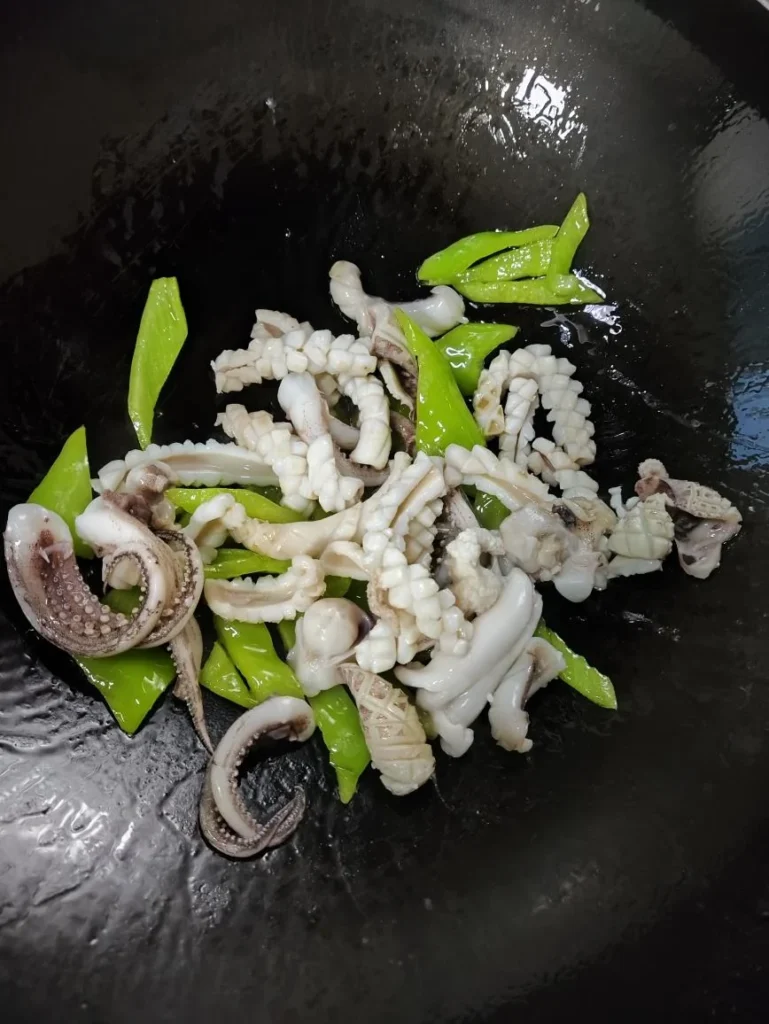 Stir-fried Squid with Gochujang Sauce