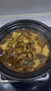 Braised Pork Belly and Tofu Clay Pot
