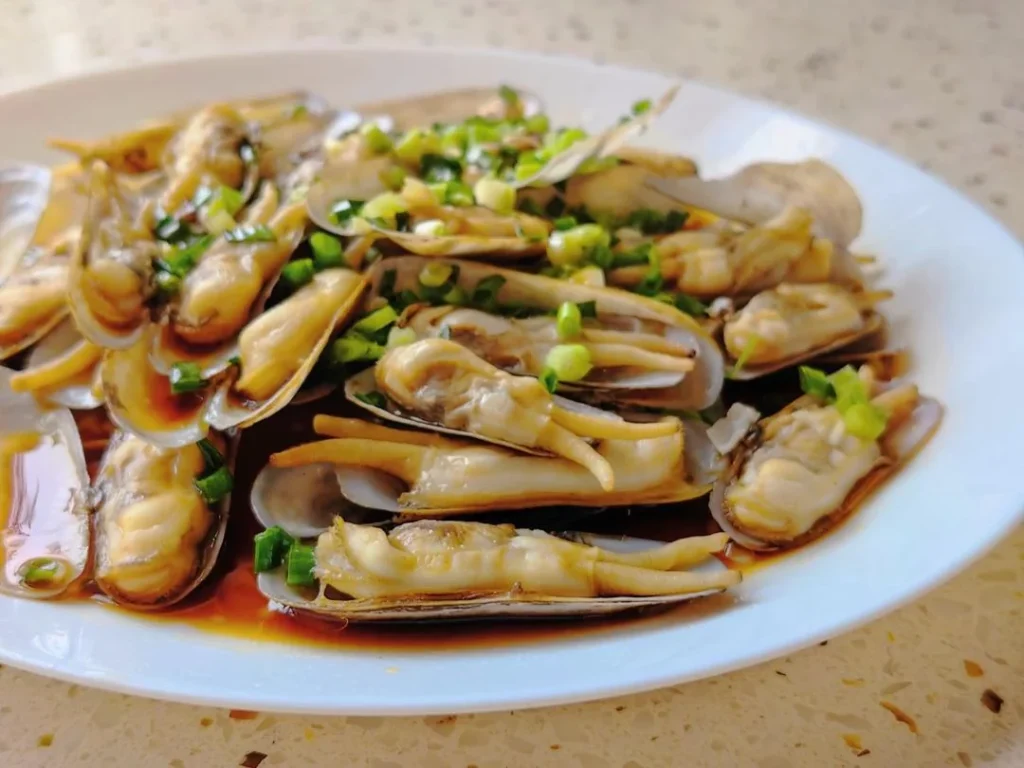 Blanched Razor Clams with Scallion Oil