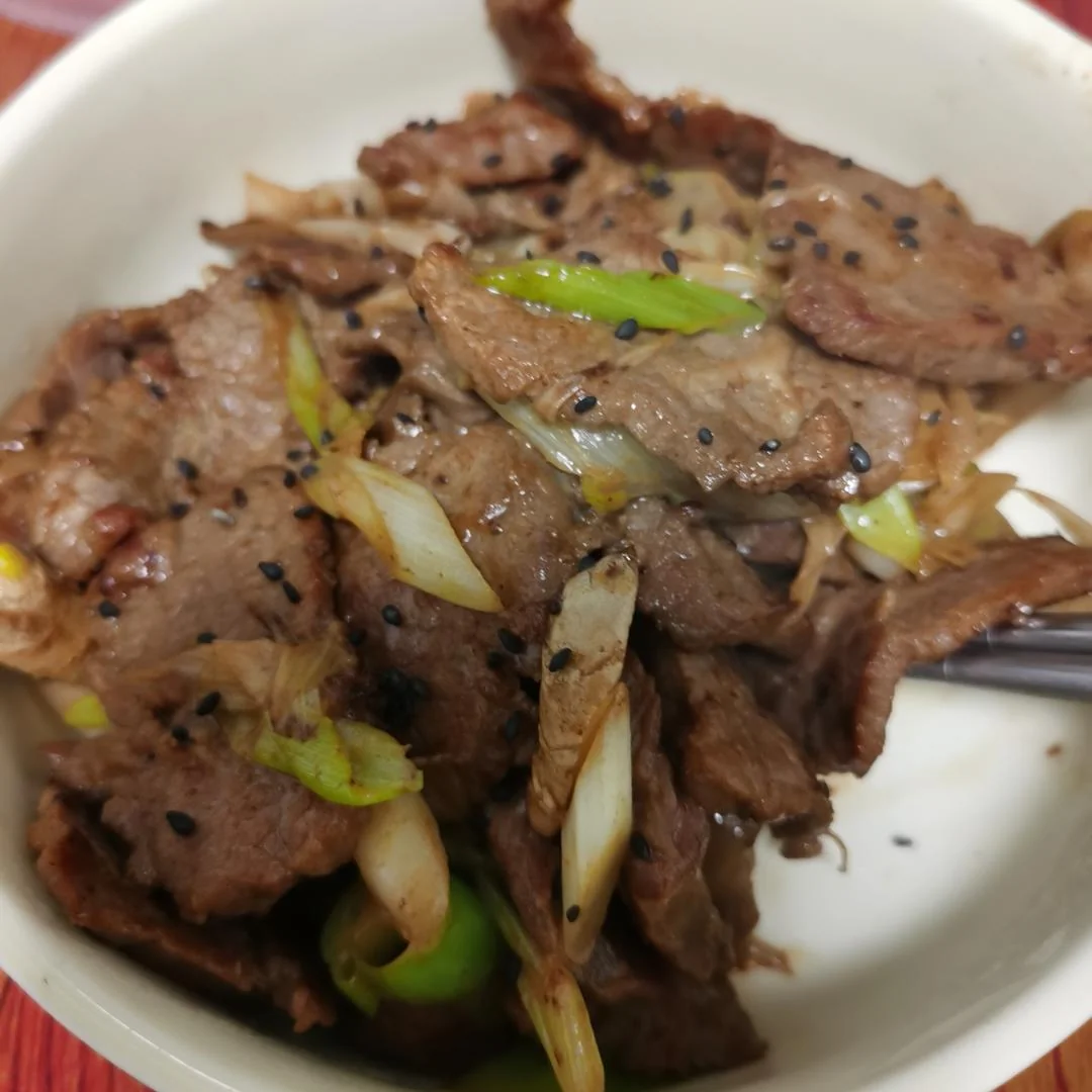 Stir-Fried Beef with Scallions
