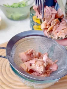 Low-Calorie Refreshing Tuna Seaweed Rice Bites