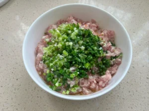 Scallion Pork Wonton Filling with Hot Oil