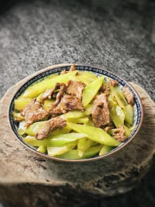 Stir-fried Beef with Celtuce