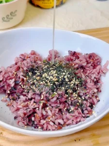Low-Calorie Refreshing Tuna Seaweed Rice Bites