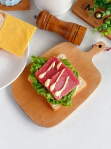 Classic Ham and Egg Sandwich — Quick 5-Minute Breakfast for Kids