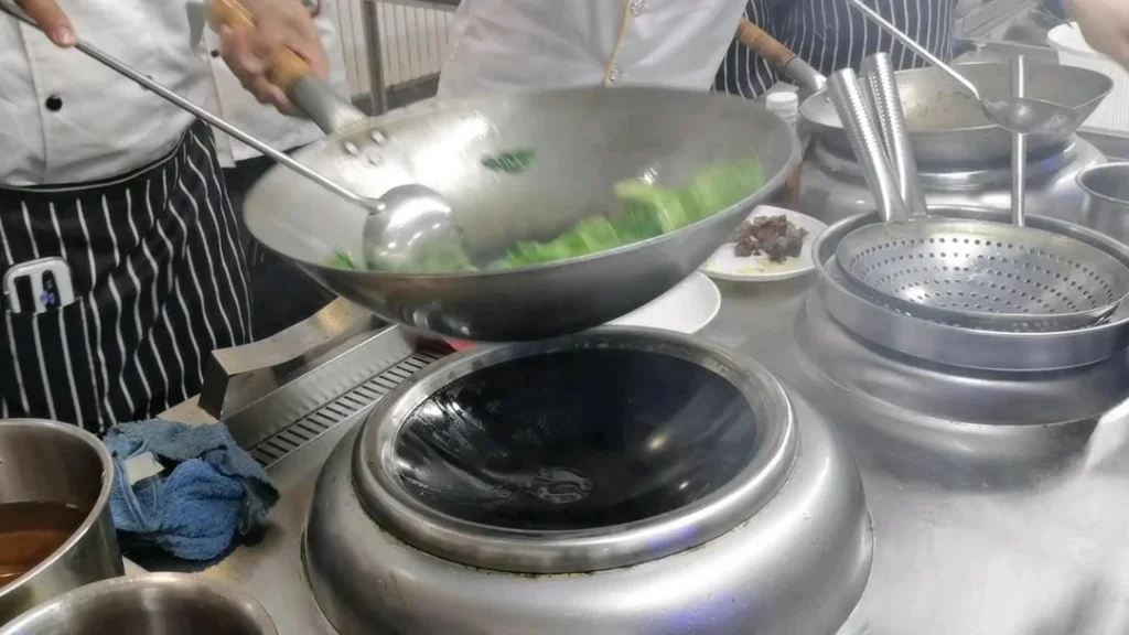 Stir-fried Indian Lettuce with Dace and Black Beans
