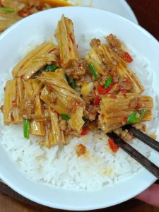 Braised Tofu Skin with Minced Pork