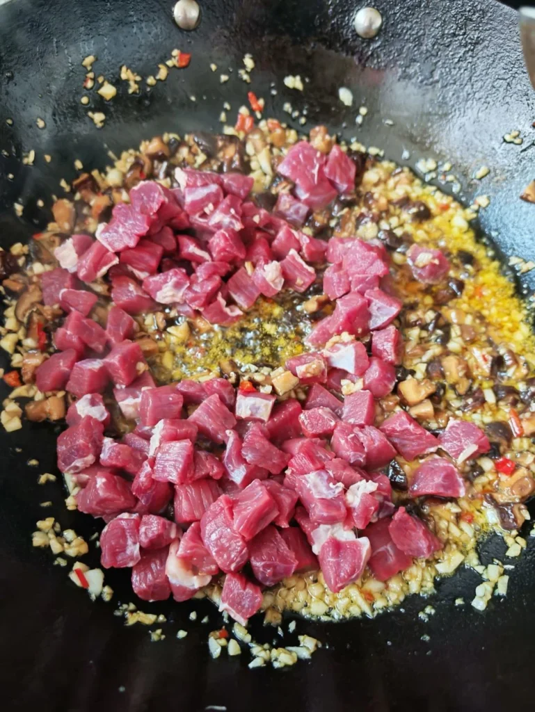 Homemade Beef Sauce (Chunky Style)
