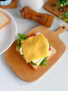 Classic Ham and Egg Sandwich — Quick 5-Minute Breakfast for Kids